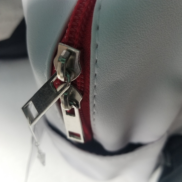 NWT HELLO KITTY WHITE WITH RED PURSE BACKPACK - Picture 8 of 16